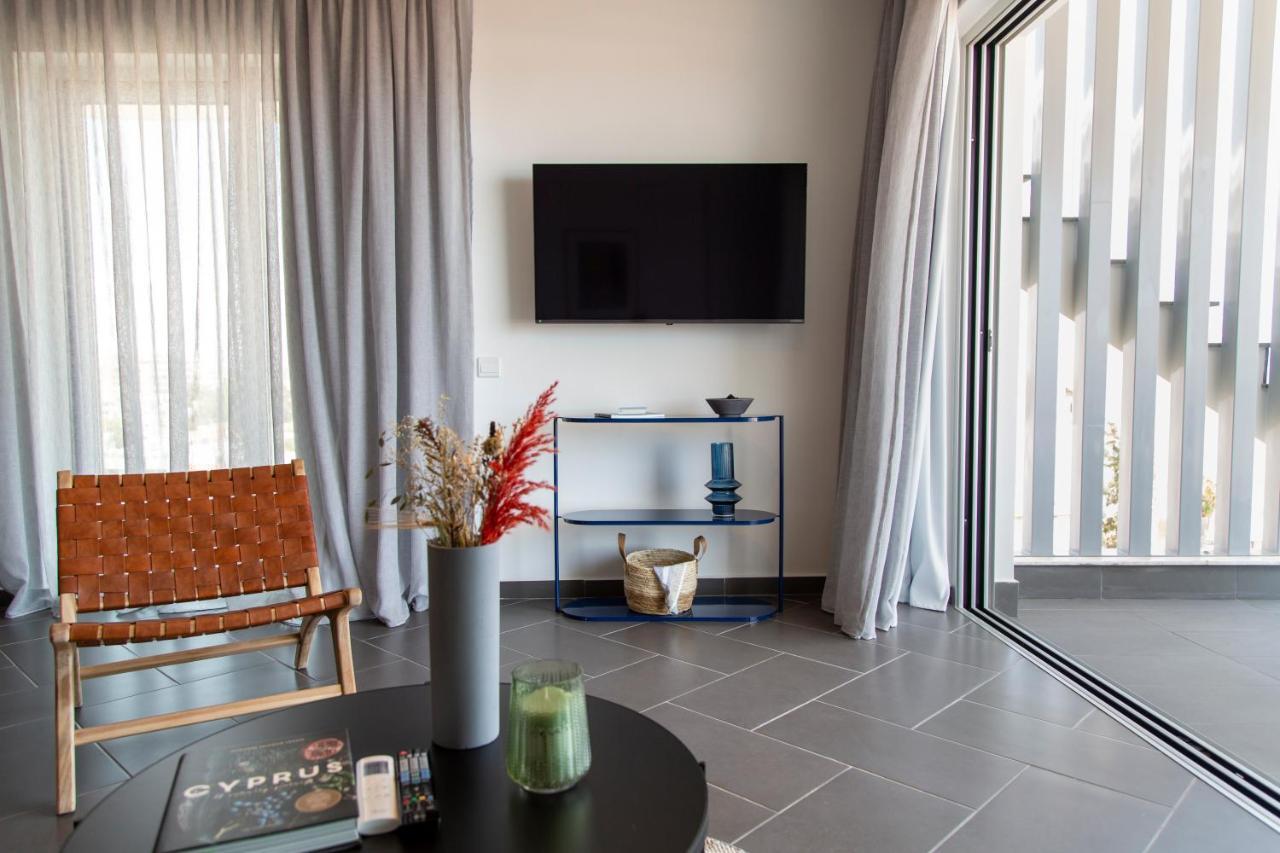 Liv Urban Suites Larnaca Exterior foto