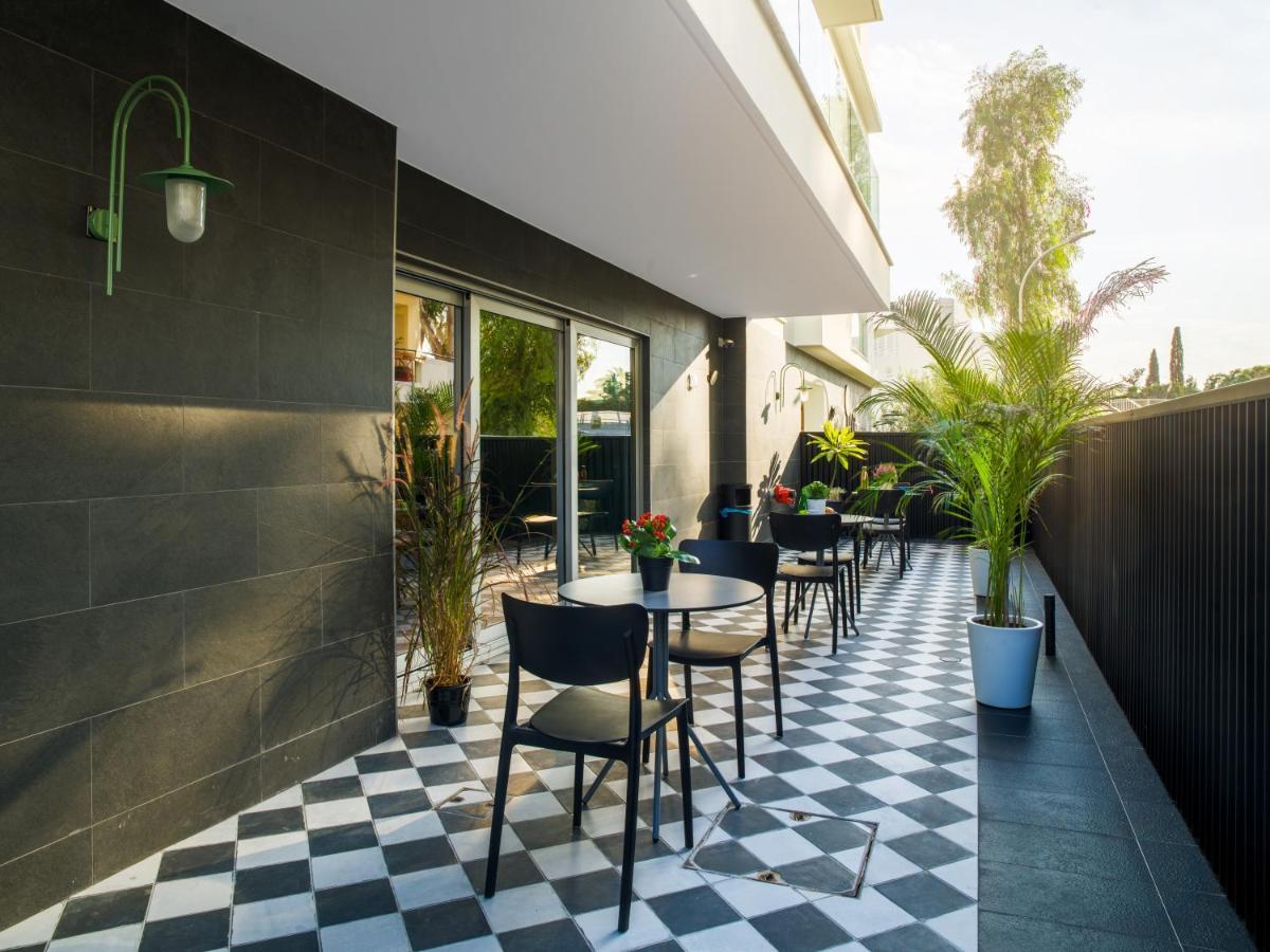 Liv Urban Suites Larnaca Exterior foto